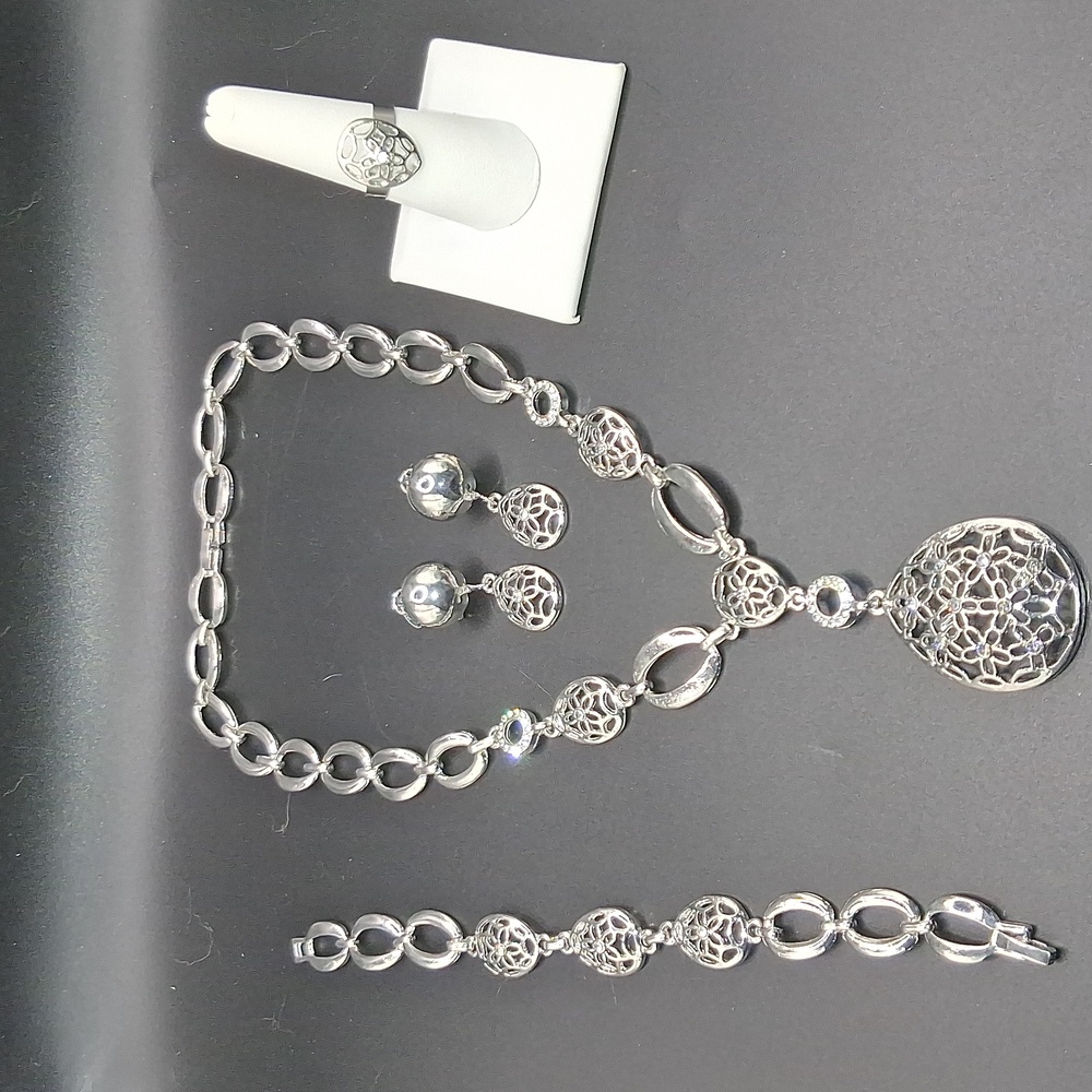 NWT Adorable Boho 4 Piece Silver Statement Jewelry Set! - Picture 9 of 13